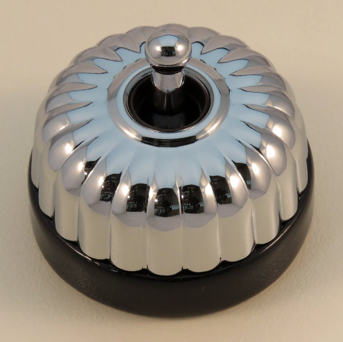 Classic 20 Series 10a Toggle Switch With Fluted Cover And Porcelain Base