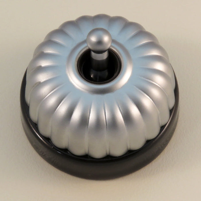 Classic 20 Series 10a Toggle Switch With Fluted Cover And Porcelain Base