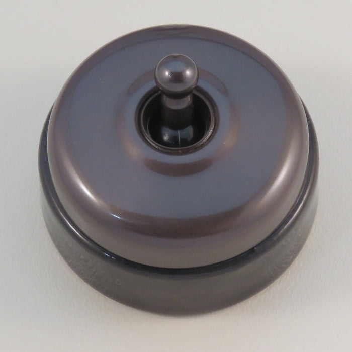 Classic 30 Series 10a Toggle Switch With Smooth Shallow Cover And Porcelain Base