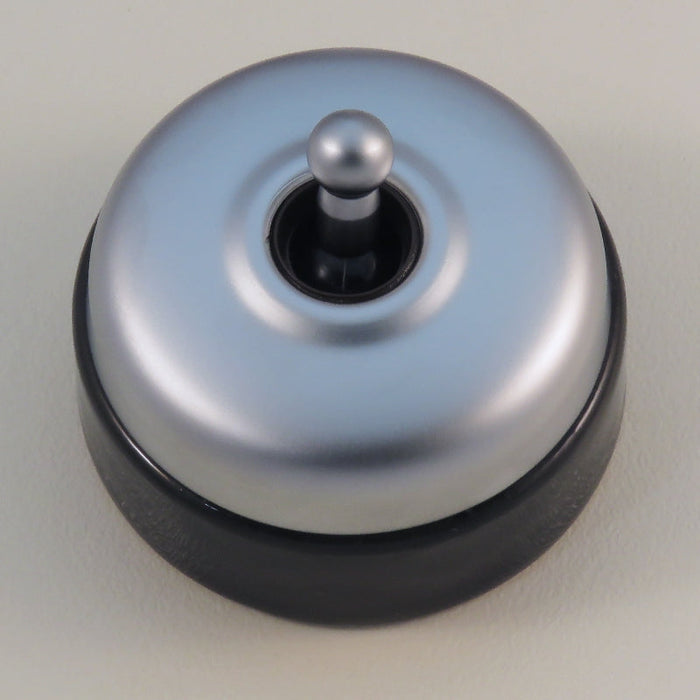Classic 30 Series 10a Toggle Switch With Smooth Shallow Cover And Porcelain Base