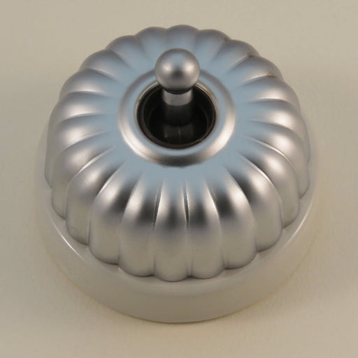 Classic 20 Series 10a Toggle Switch With Fluted Cover And Porcelain Base